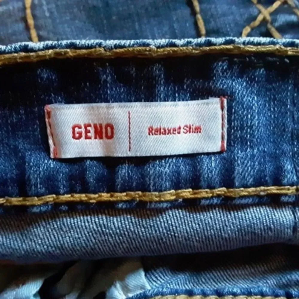 True Religion Geno Relaxed Slim Jeans 44